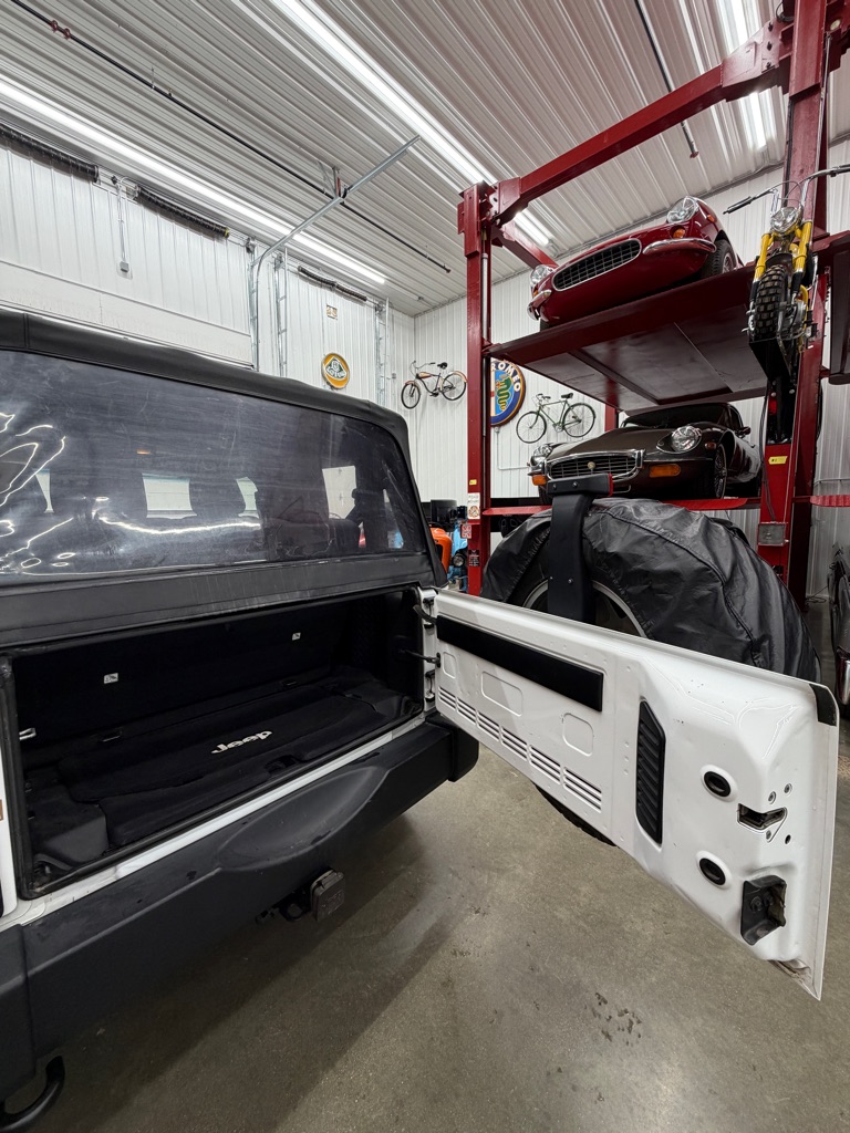 Photo 20 of this JEEP WRANGLER