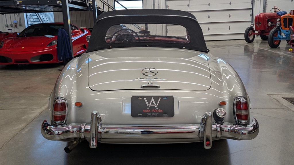 Photo 6 of this MERCEDES BENZ 190 SL