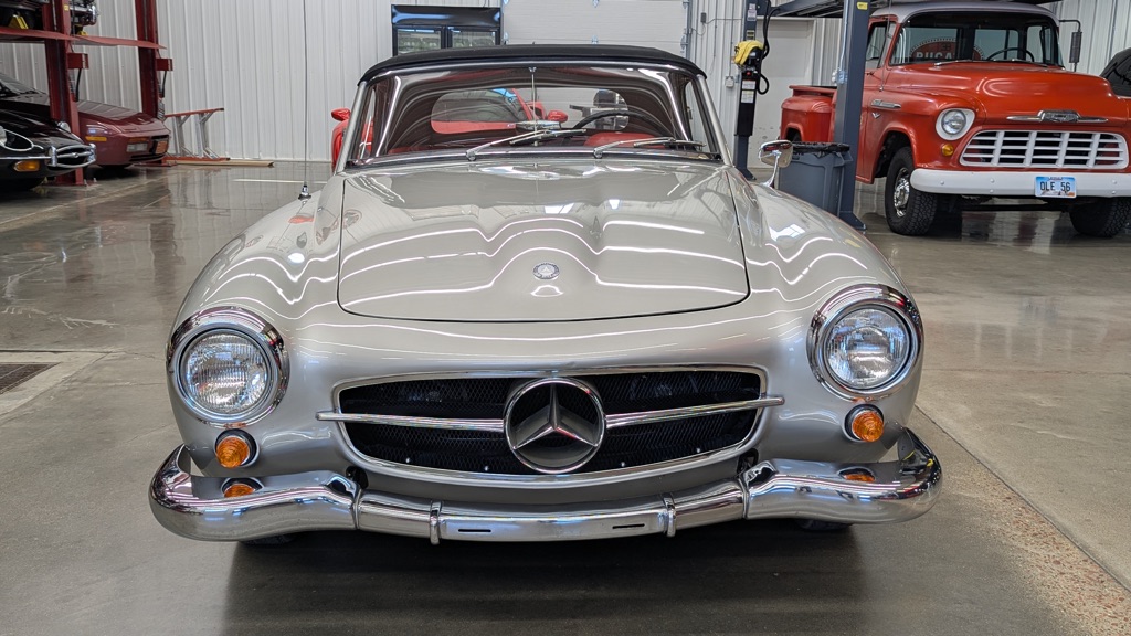 Photo 2 of this MERCEDES BENZ 190 SL