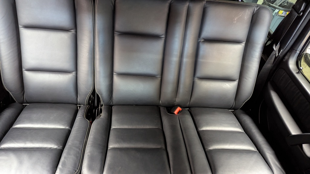 Photo 17 of this MERCEDES-BENZ G-CLASS