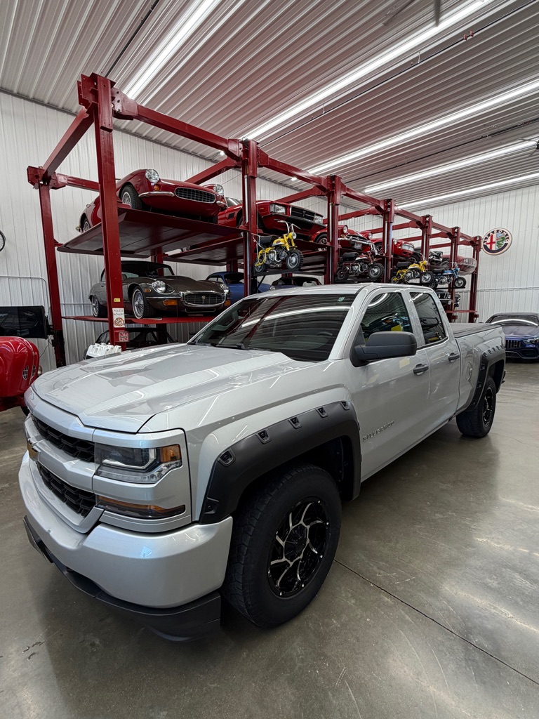 Photo 2 of this CHEVROLET SILVERADO 1500