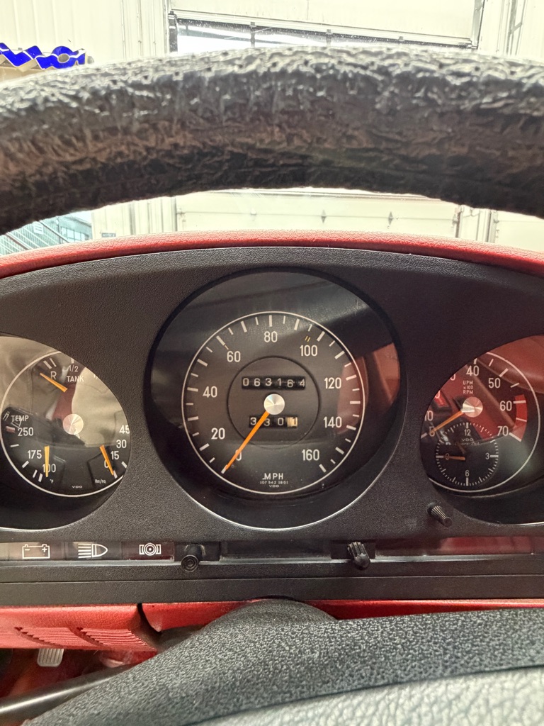 Photo 8 of this MERCEDES BENZ 450SL