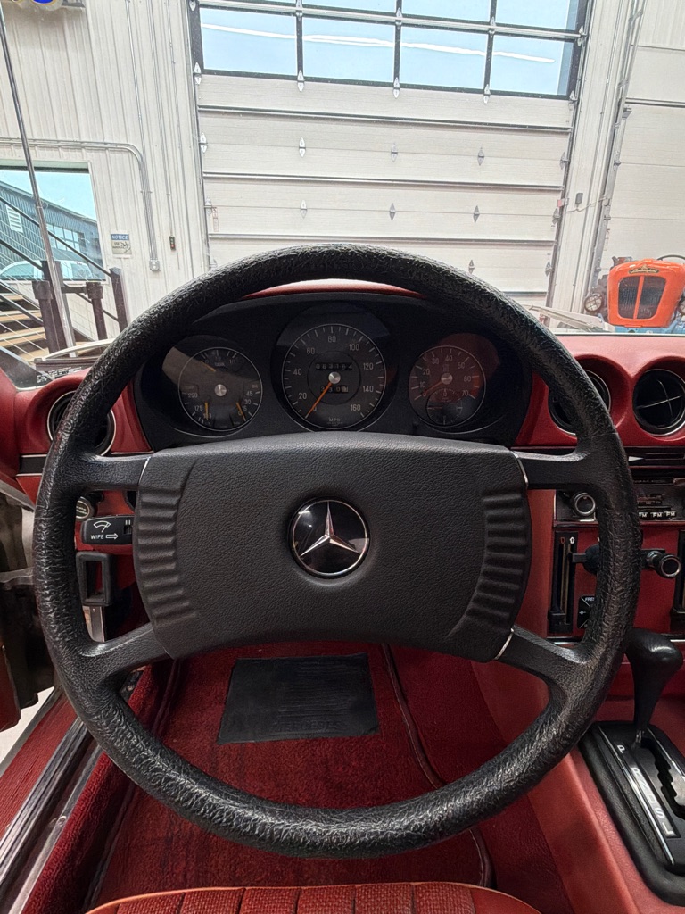 Photo 9 of this MERCEDES BENZ 450SL