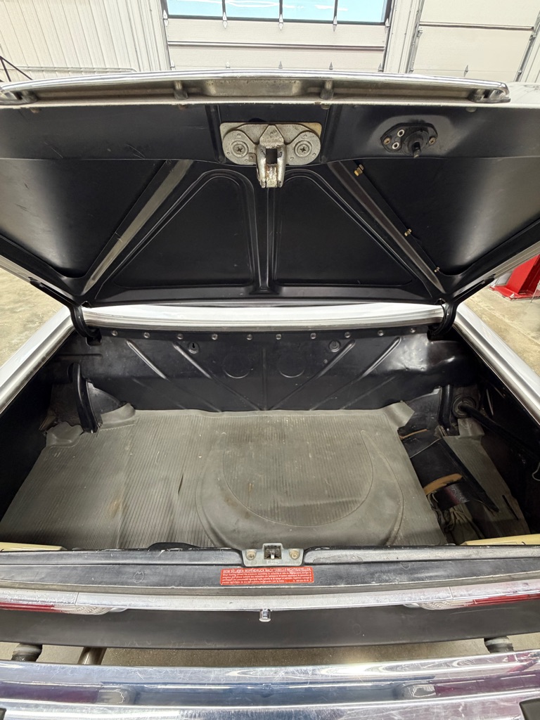 Photo 18 of this MERCEDES BENZ 450SL