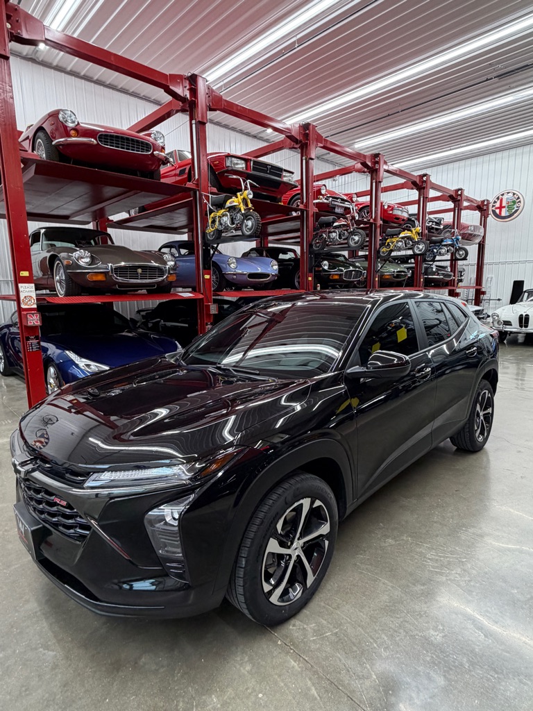 Photo 2 of this CHEVROLET TRAX