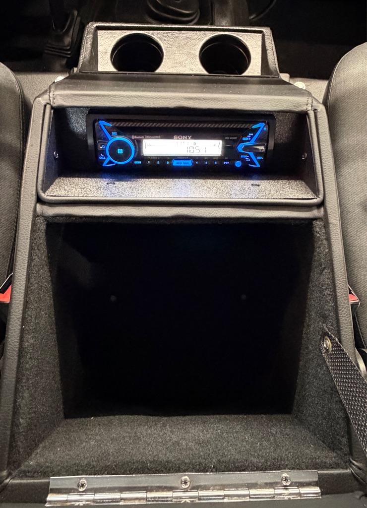 Photo 21 of this LAND ROVER DEFENDER