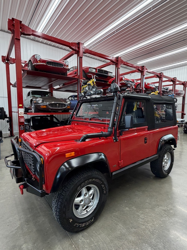 Photo 2 of this LAND ROVER DEFENDER