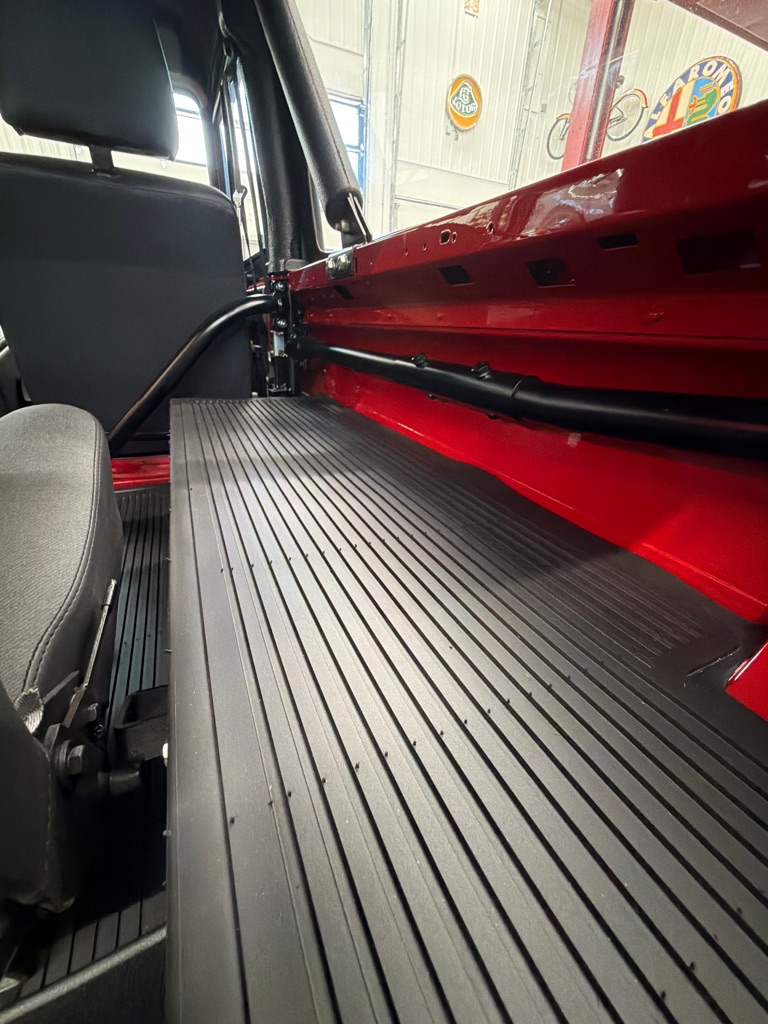 Photo 27 of this LAND ROVER DEFENDER