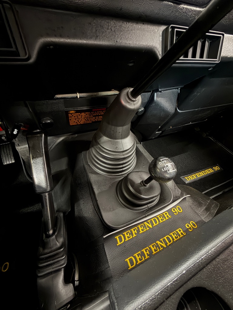 Photo 17 of this LAND ROVER DEFENDER