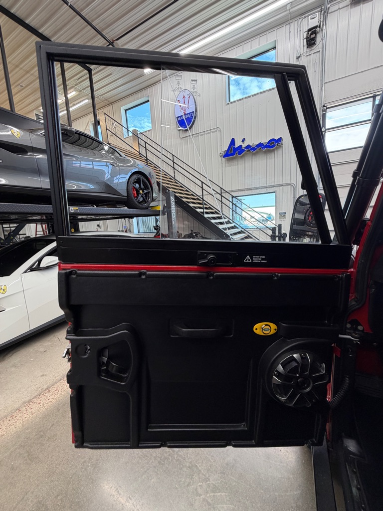 Photo 29 of this LAND ROVER DEFENDER