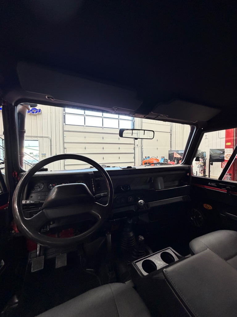 Photo 13 of this LAND ROVER DEFENDER