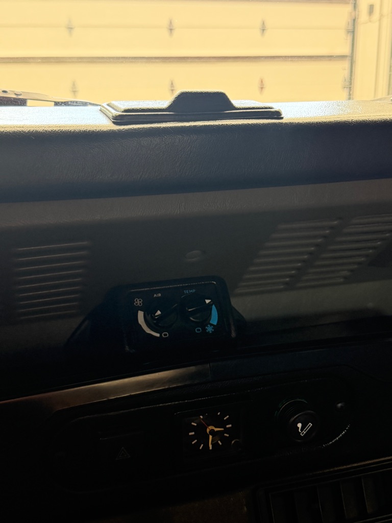 Photo 16 of this LAND ROVER DEFENDER