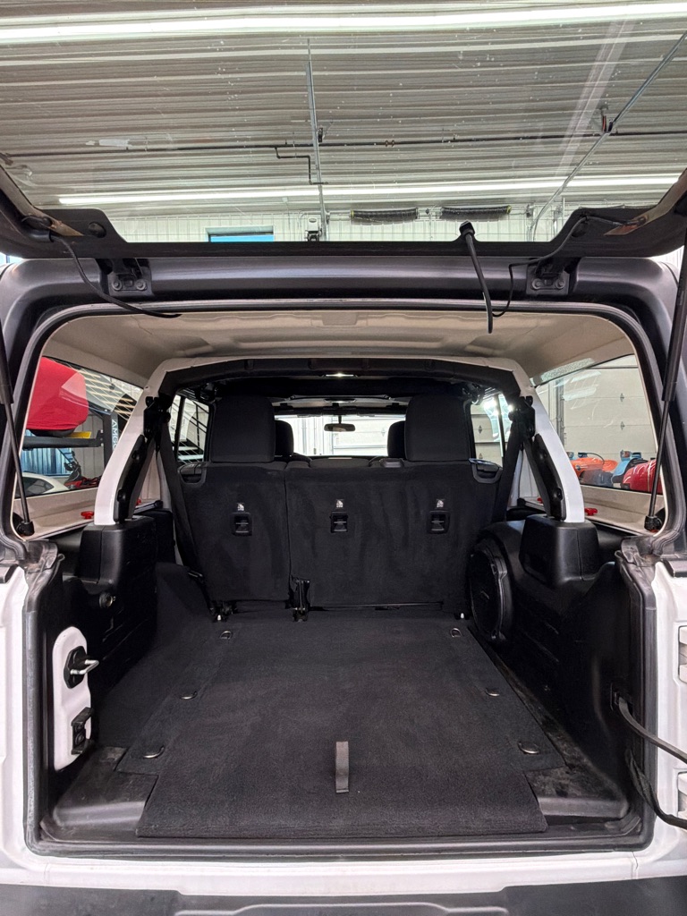 Photo 20 of this JEEP WRANGLER UNLIMI