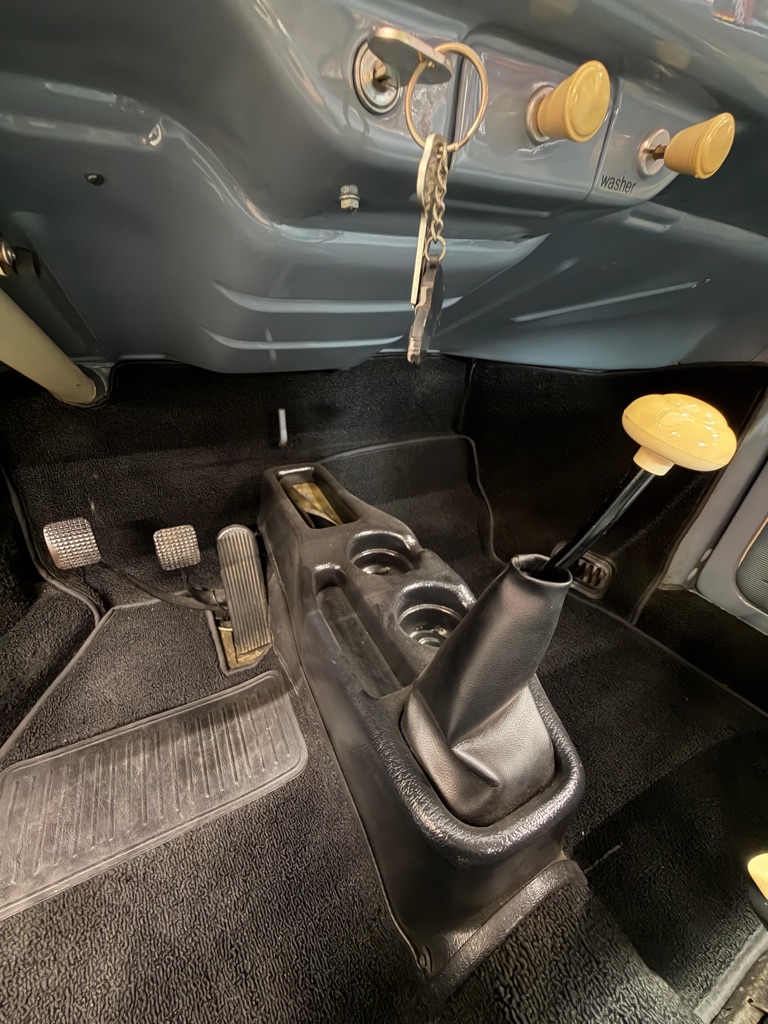 Photo 15 of this VOLKSWAGEN BEETLE