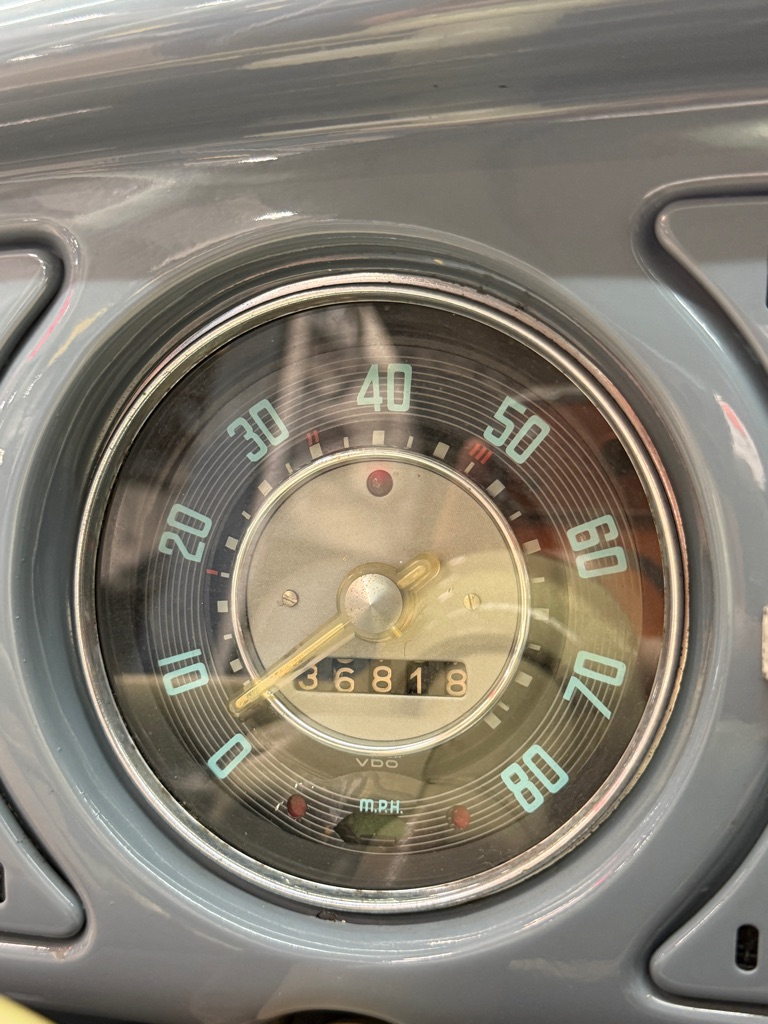 Photo 10 of this VOLKSWAGEN BEETLE