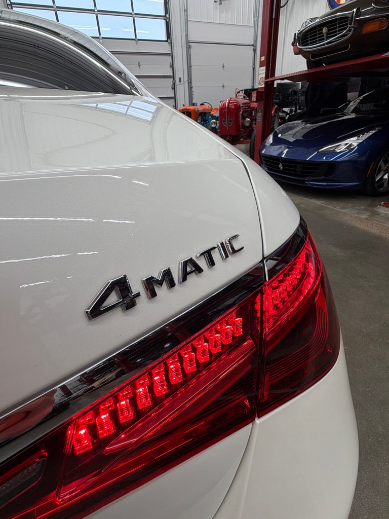 Photo 25 of this MERCEDES-BENZ S-CLASS