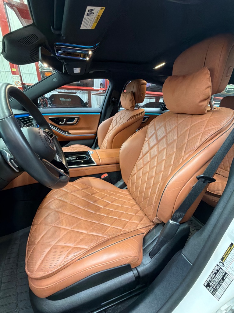Photo 5 of this MERCEDES-BENZ S-CLASS