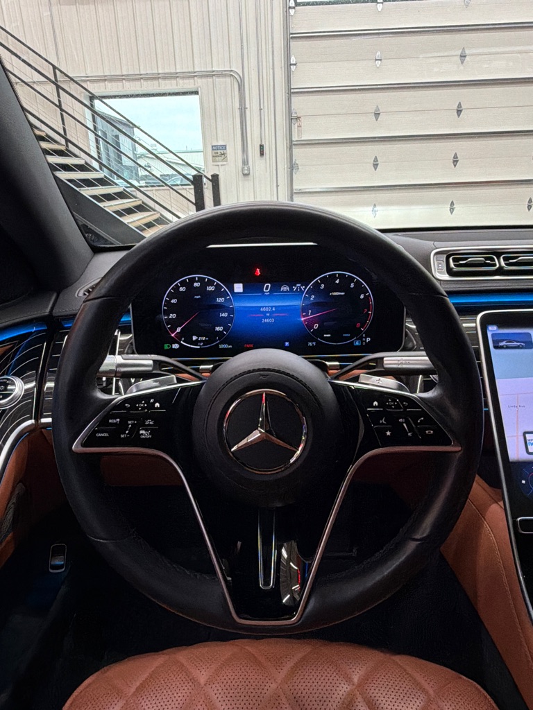 Photo 9 of this MERCEDES-BENZ S-CLASS