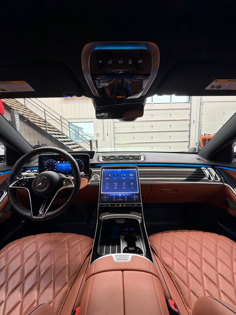Photo 10 of this MERCEDES-BENZ S-CLASS