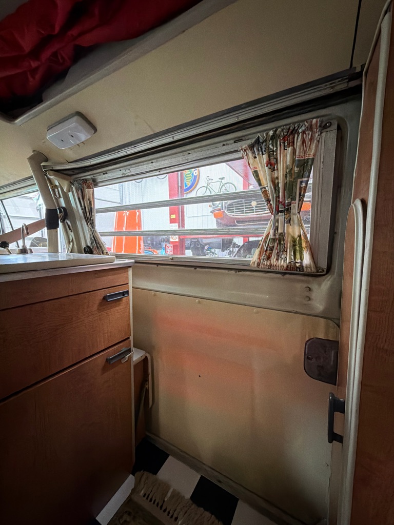 Photo 35 of this VOLKSWAGEN WESTFALIA