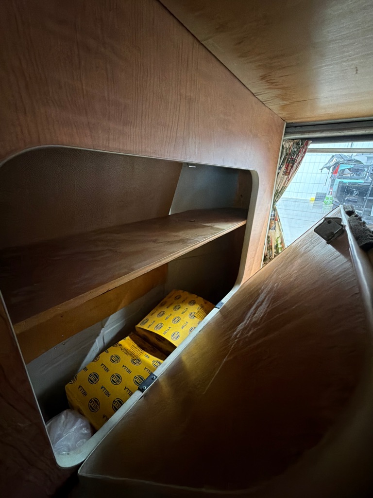Photo 34 of this VOLKSWAGEN WESTFALIA