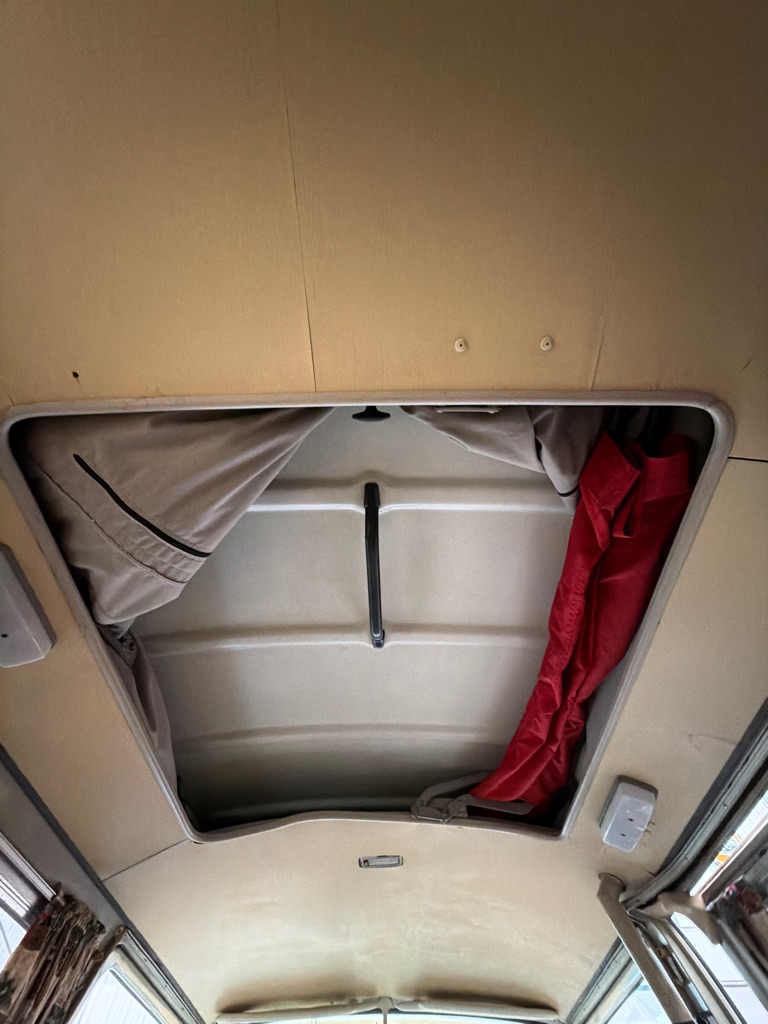 Photo 36 of this VOLKSWAGEN WESTFALIA