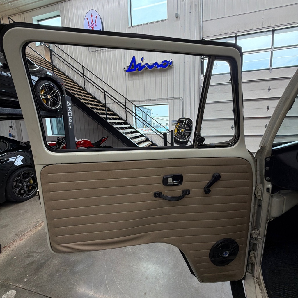 Photo 43 of this VOLKSWAGEN WESTFALIA