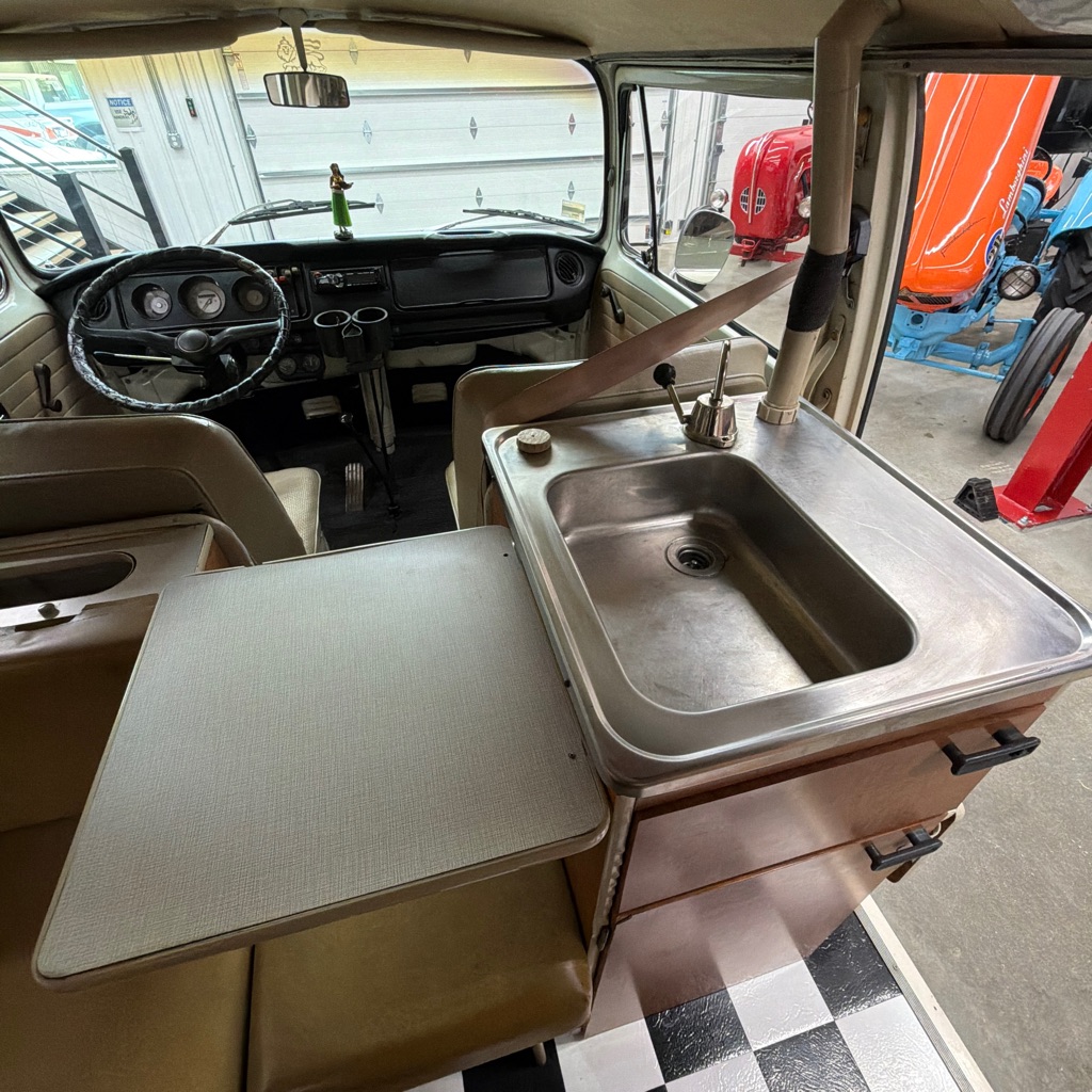 Photo 21 of this VOLKSWAGEN WESTFALIA