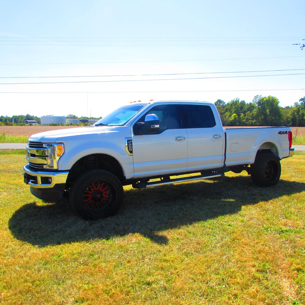 2017 Ford F-250 Super Duty Lariat's photo