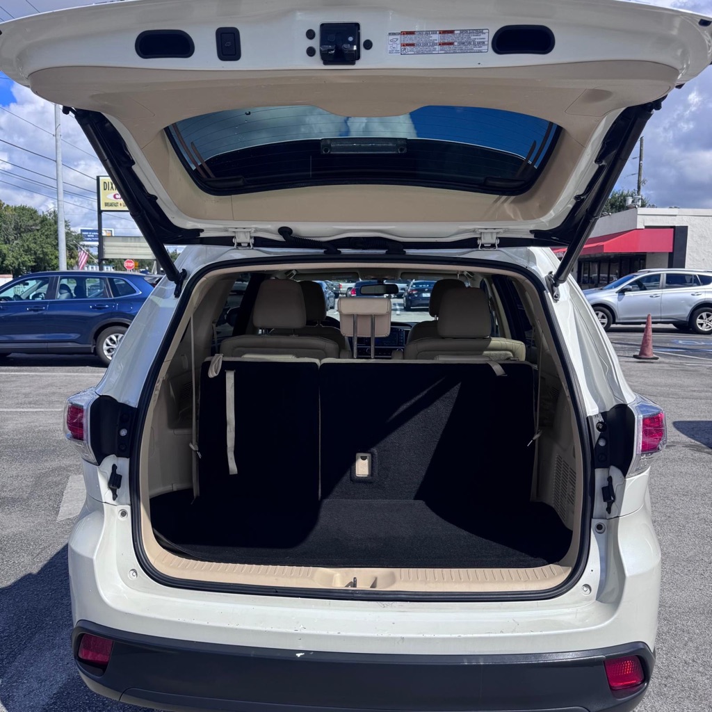 Photo 14 of this TOYOTA HIGHLANDER