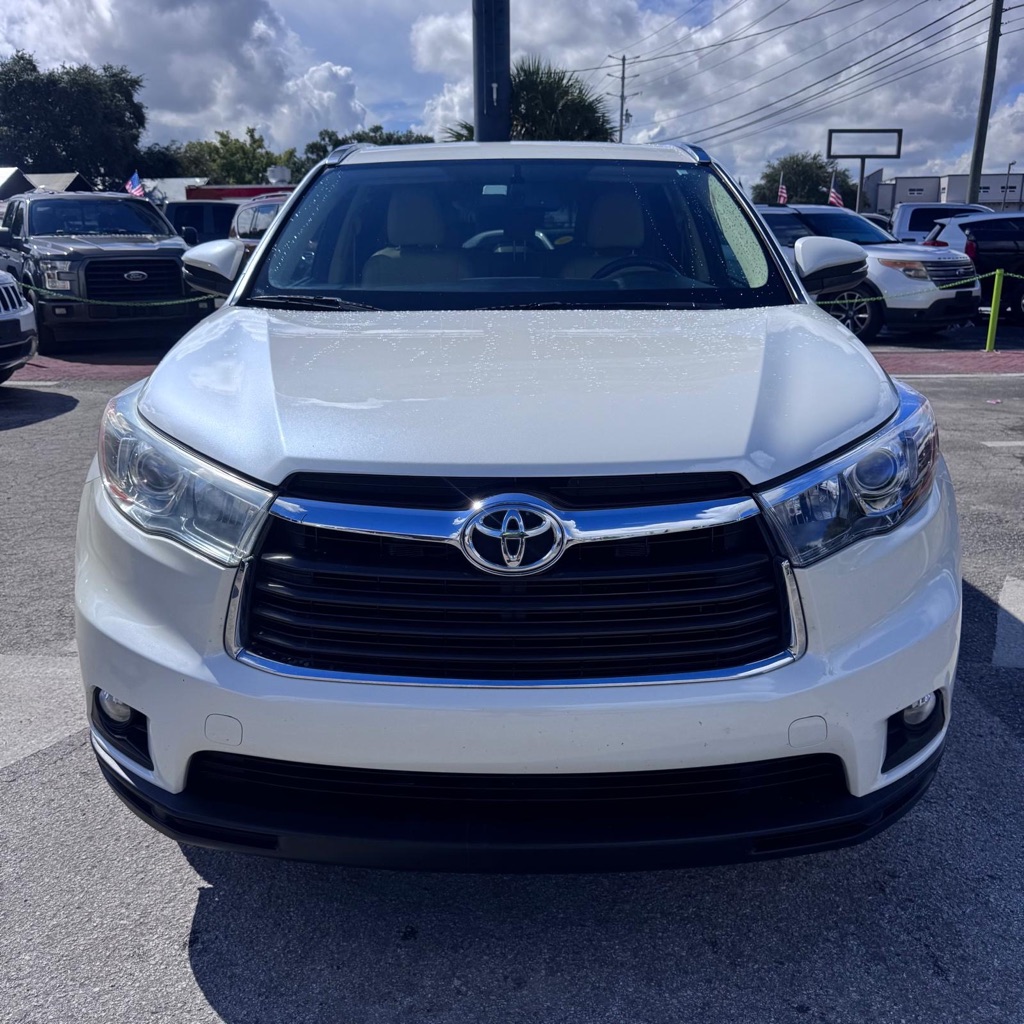 Photo 2 of this TOYOTA HIGHLANDER