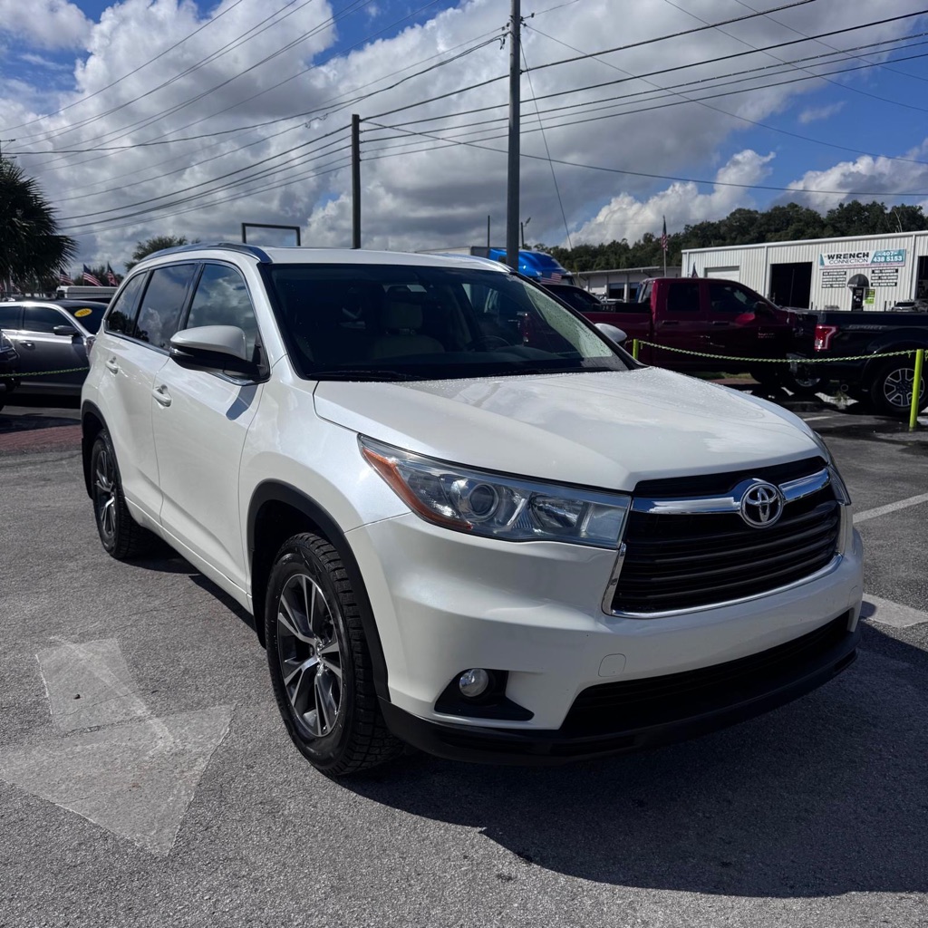 Photo 3 of this TOYOTA HIGHLANDER