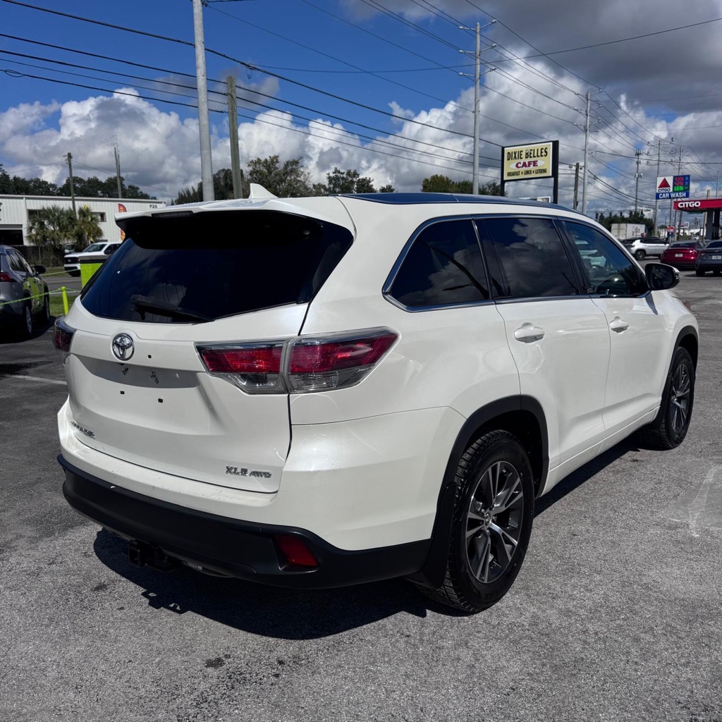 Photo 4 of this TOYOTA HIGHLANDER