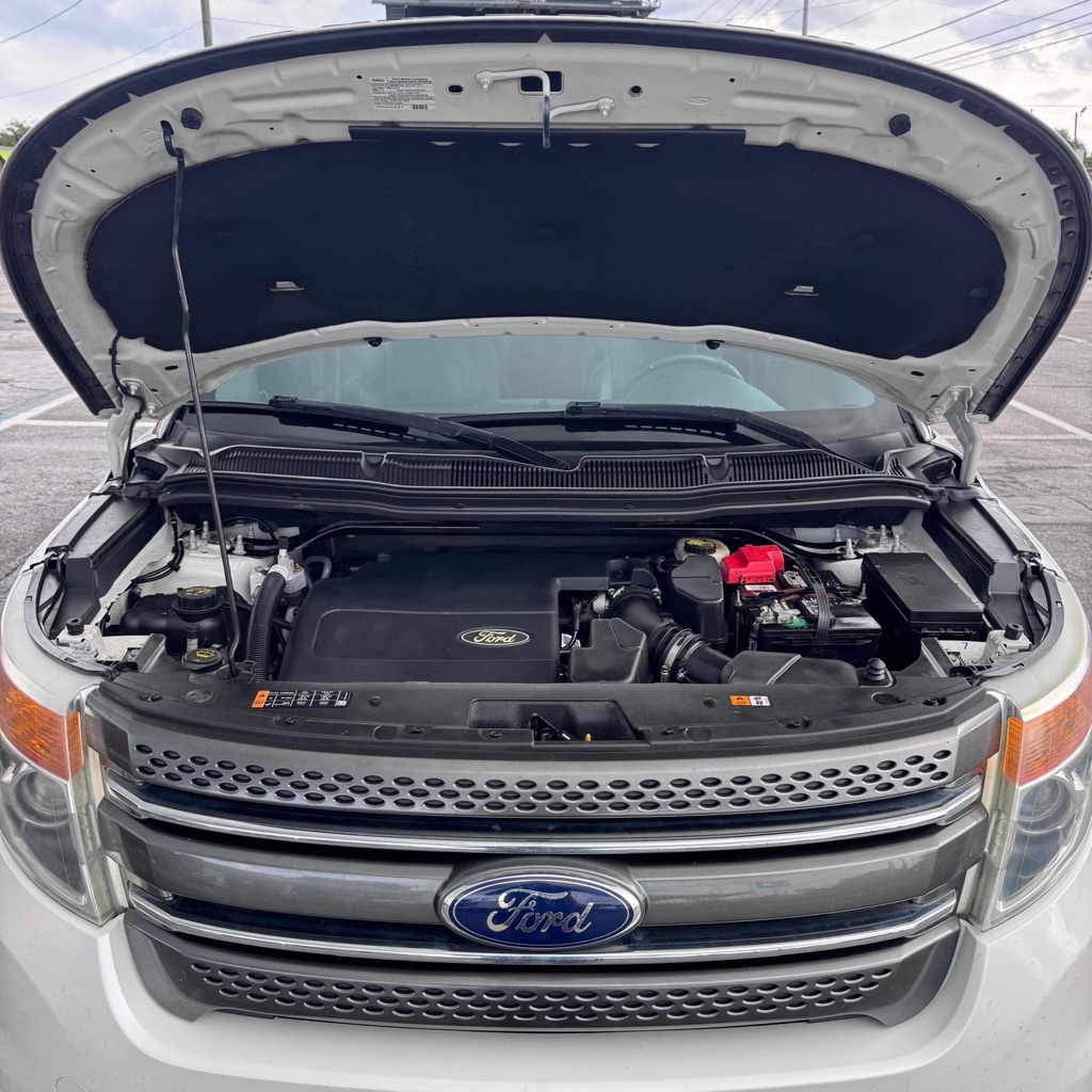 Photo 14 of this FORD EXPLORER