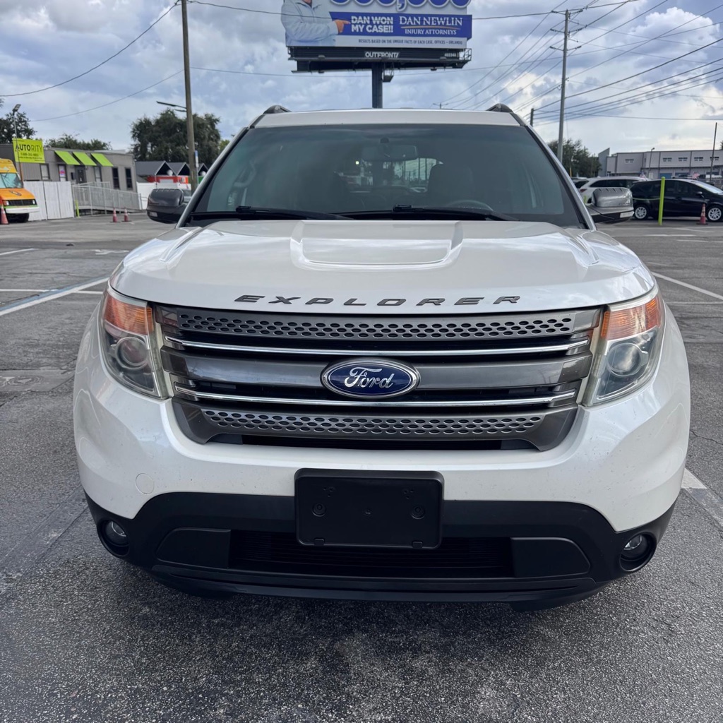 Photo 2 of this FORD EXPLORER