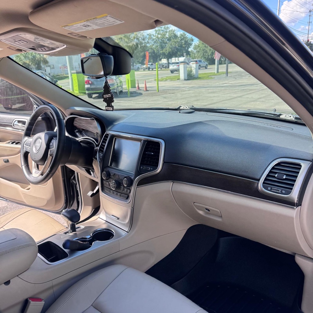 Photo 11 of this JEEP GRAND CHEROKEE