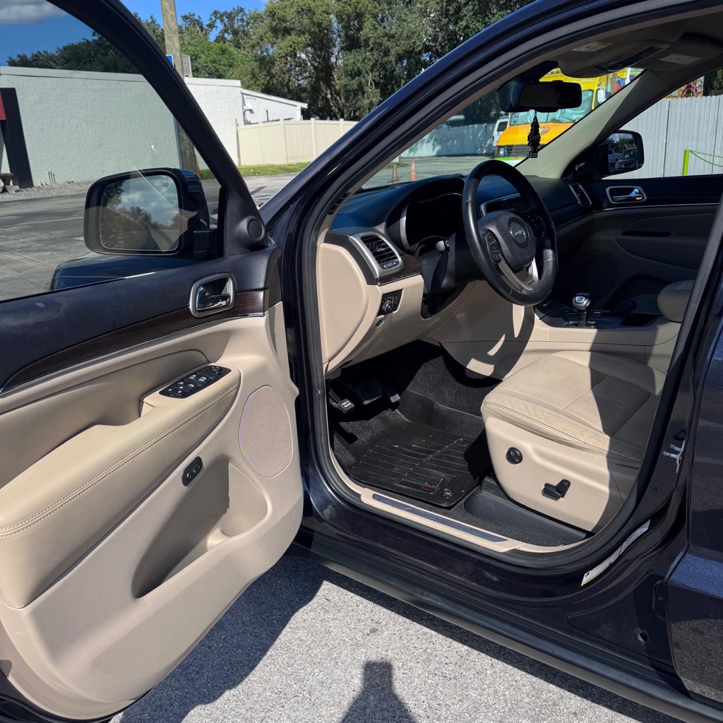 Photo 7 of this JEEP GRAND CHEROKEE