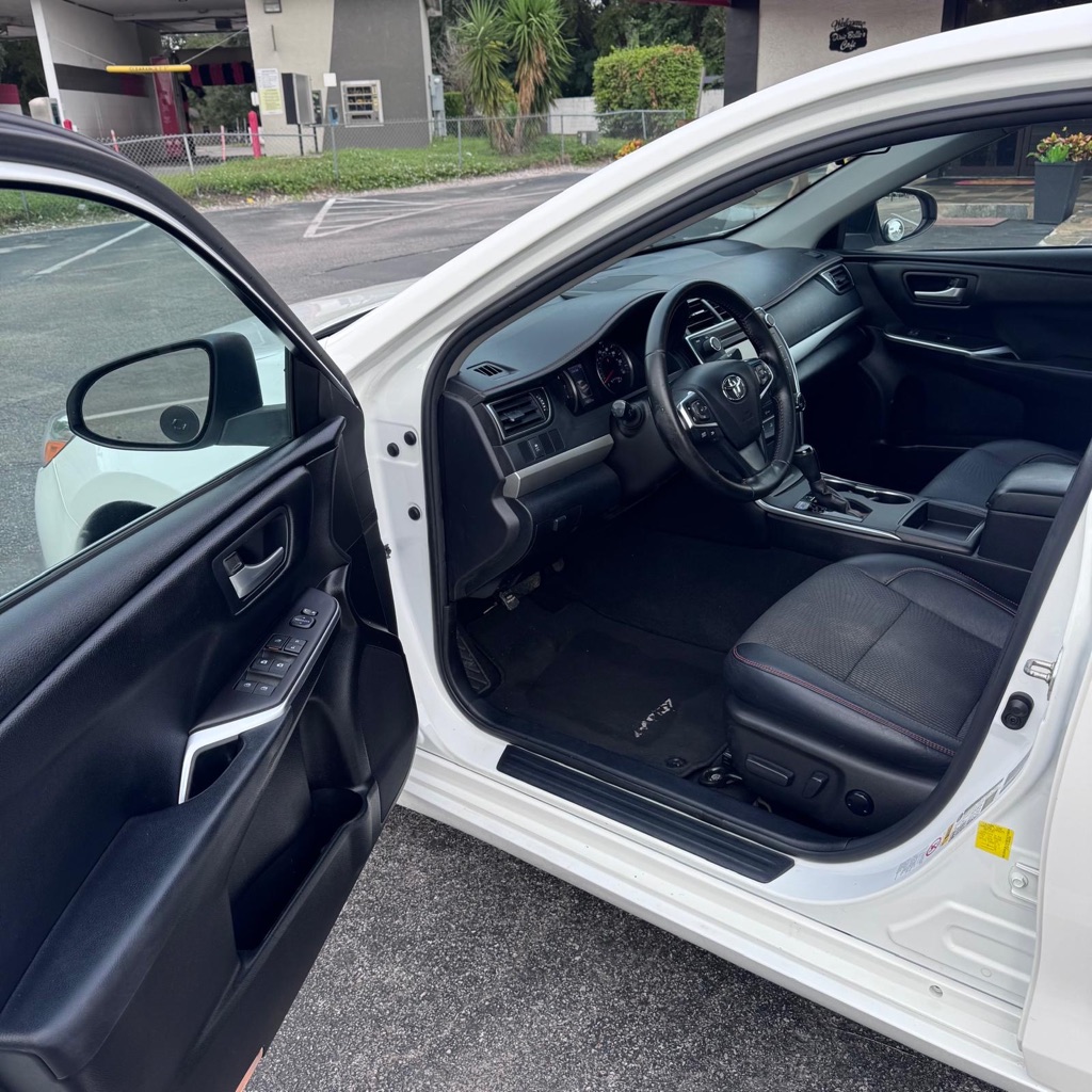 Photo 7 of this TOYOTA CAMRY