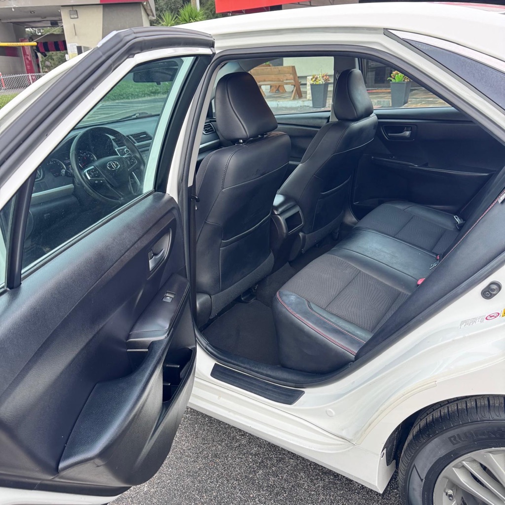 Photo 9 of this TOYOTA CAMRY