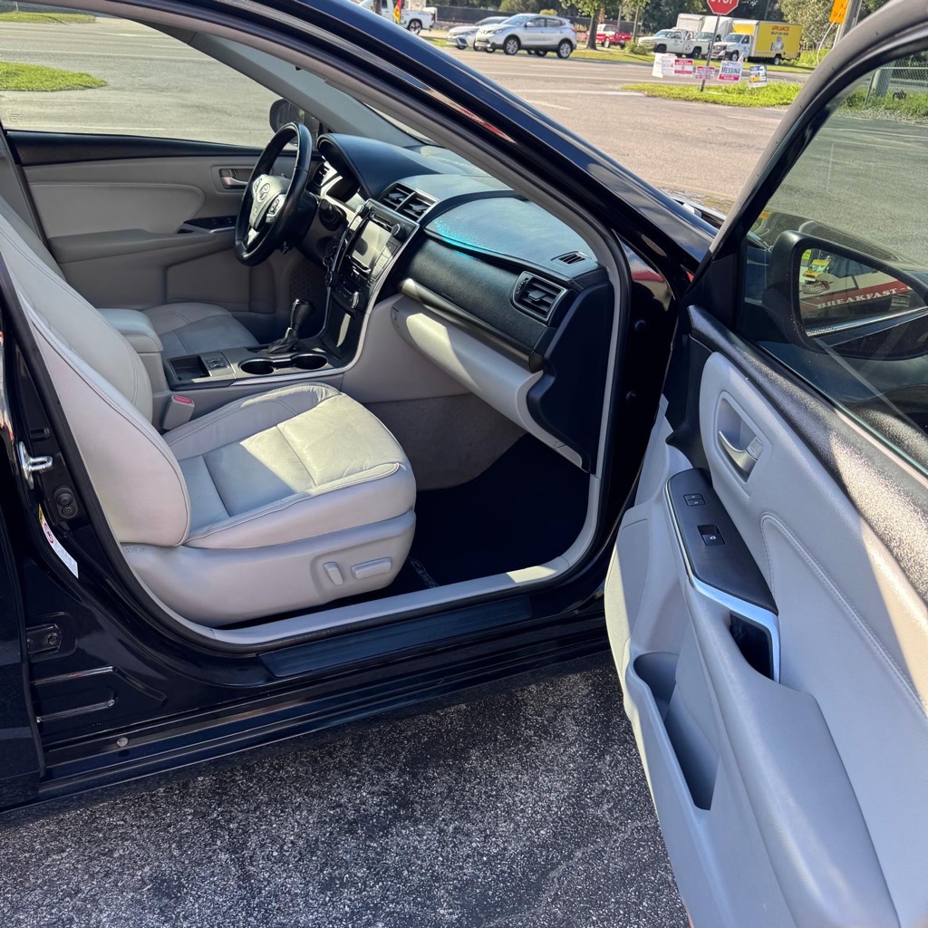 Photo 8 of this TOYOTA CAMRY