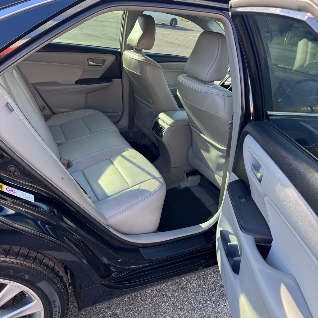 Photo 10 of this TOYOTA CAMRY