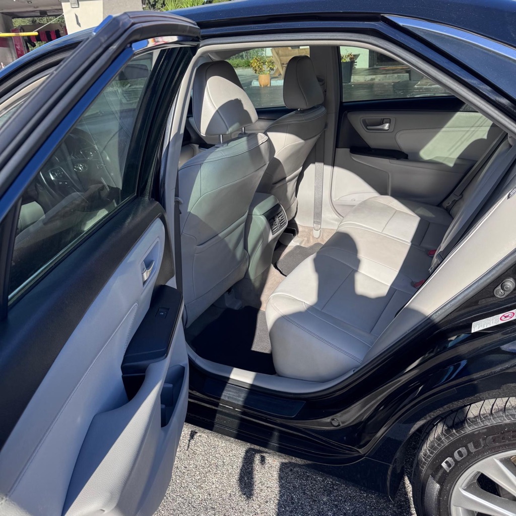 Photo 9 of this TOYOTA CAMRY