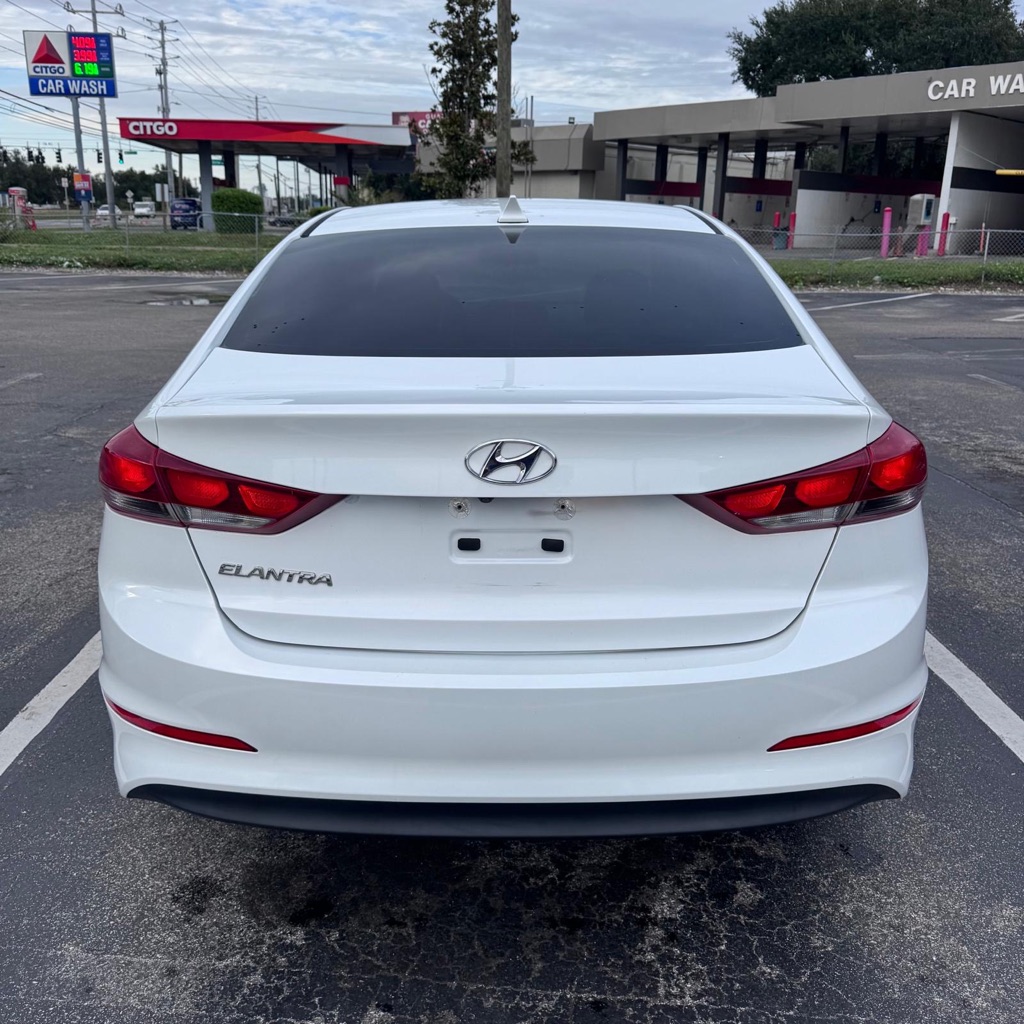 Photo 5 of this HYUNDAI ELANTRA