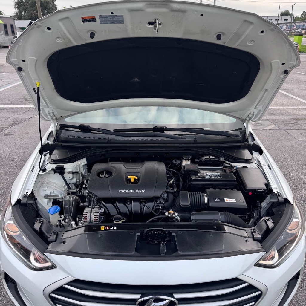 Photo 13 of this HYUNDAI ELANTRA