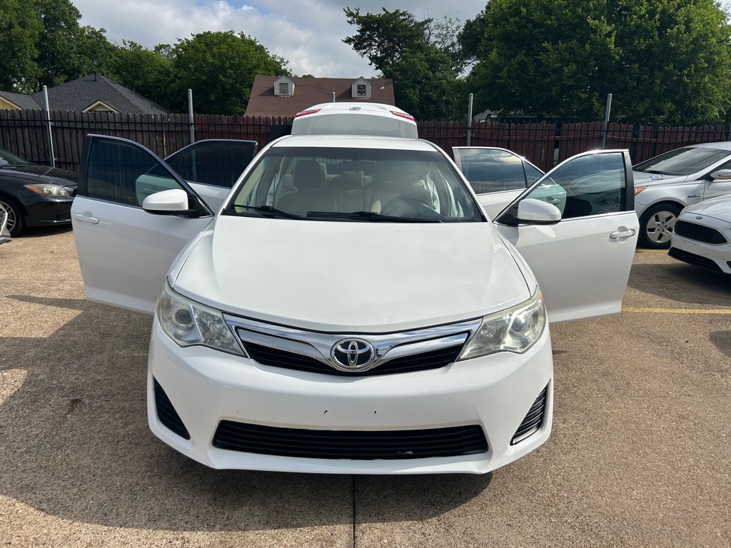 Photo 8 of this TOYOTA CAMRY