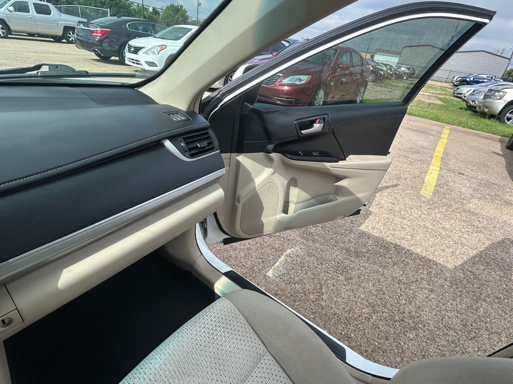 Photo 22 of this TOYOTA CAMRY