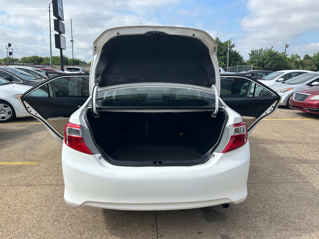 Photo 11 of this TOYOTA CAMRY