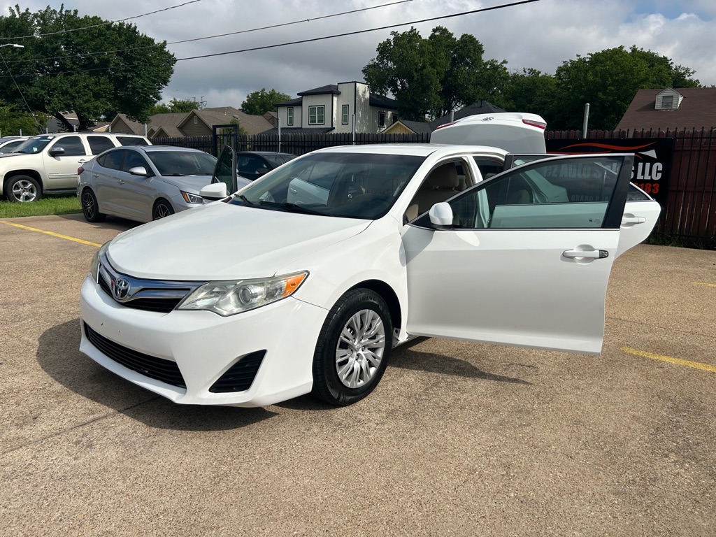Photo 9 of this TOYOTA CAMRY