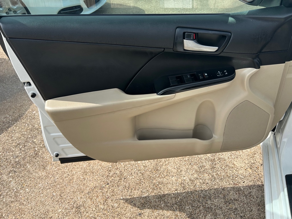 Photo 13 of this TOYOTA CAMRY