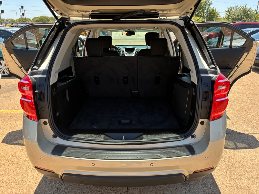 Photo 17 of this CHEVROLET EQUINOX